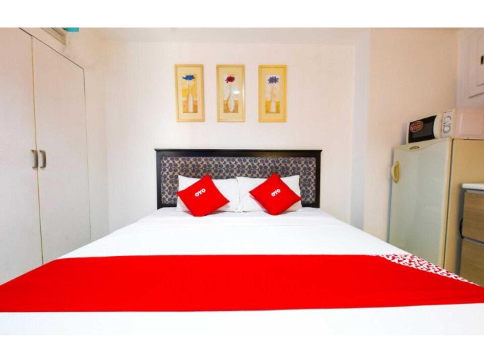 Oyo 769 Poblacion Suites Polaris Makati City Esterno foto