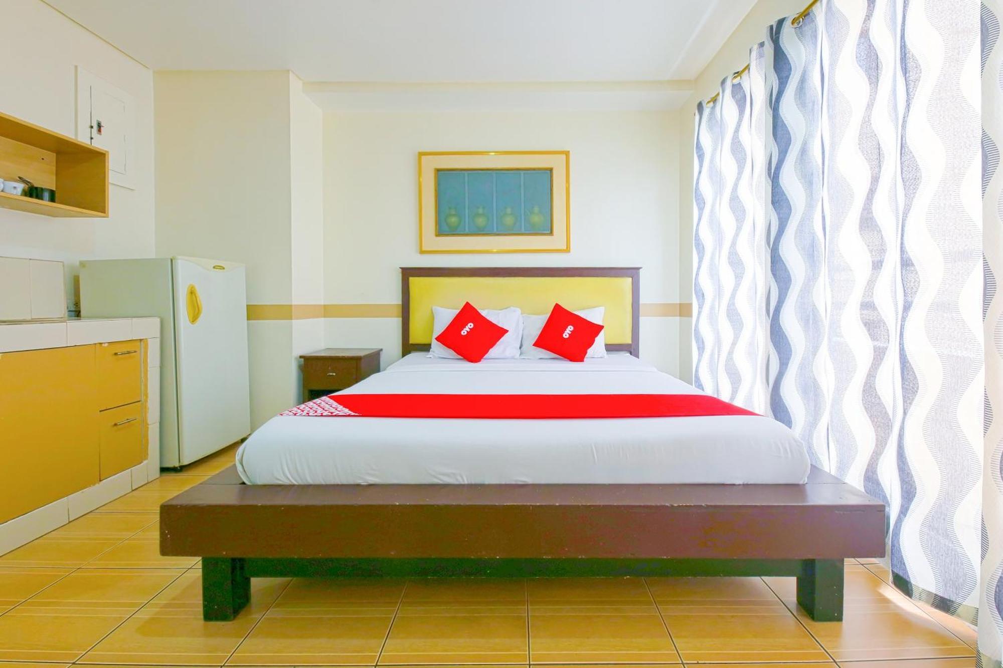 Oyo 769 Poblacion Suites Polaris Makati City Esterno foto