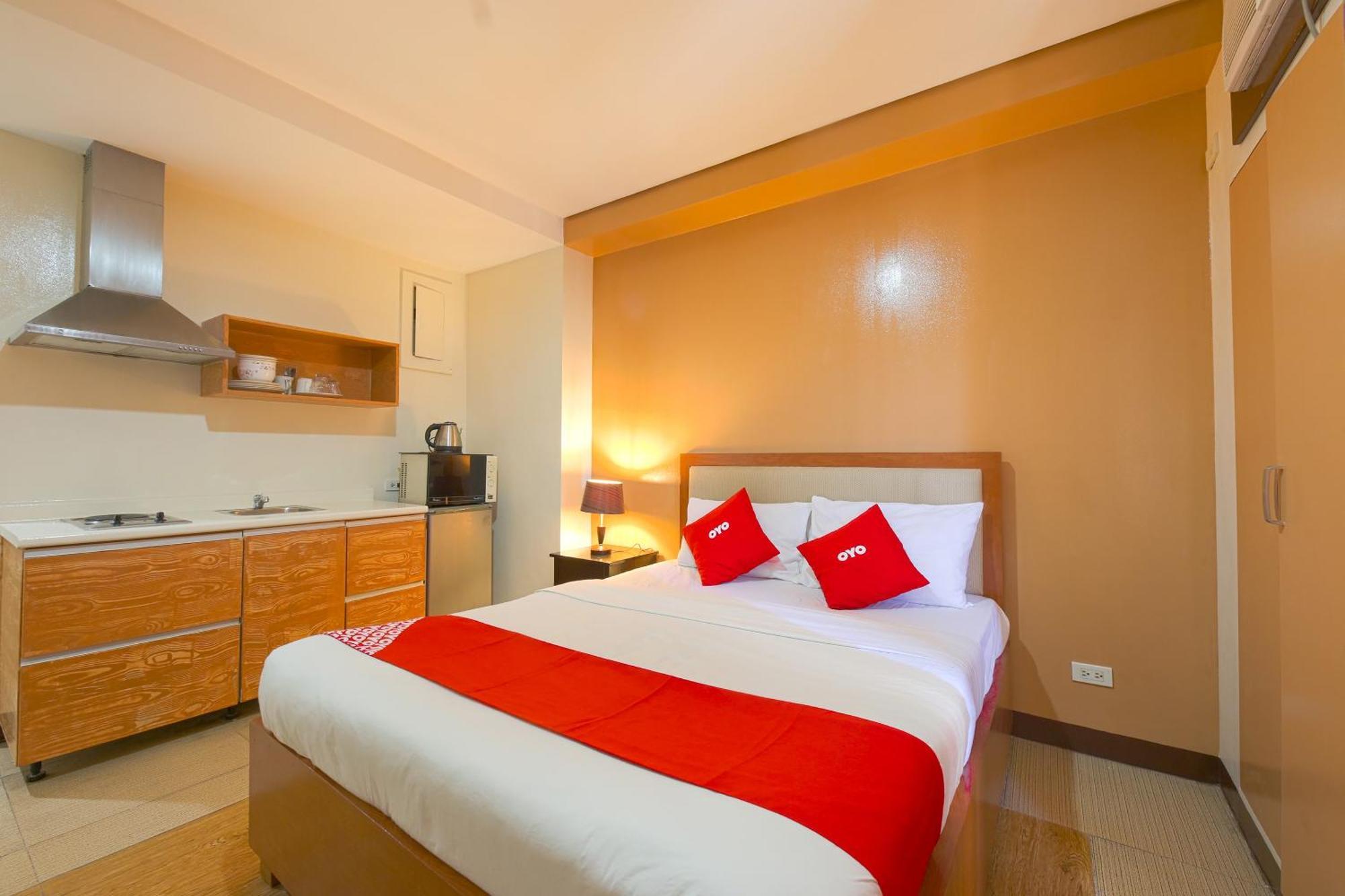 Oyo 769 Poblacion Suites Polaris Makati City Esterno foto
