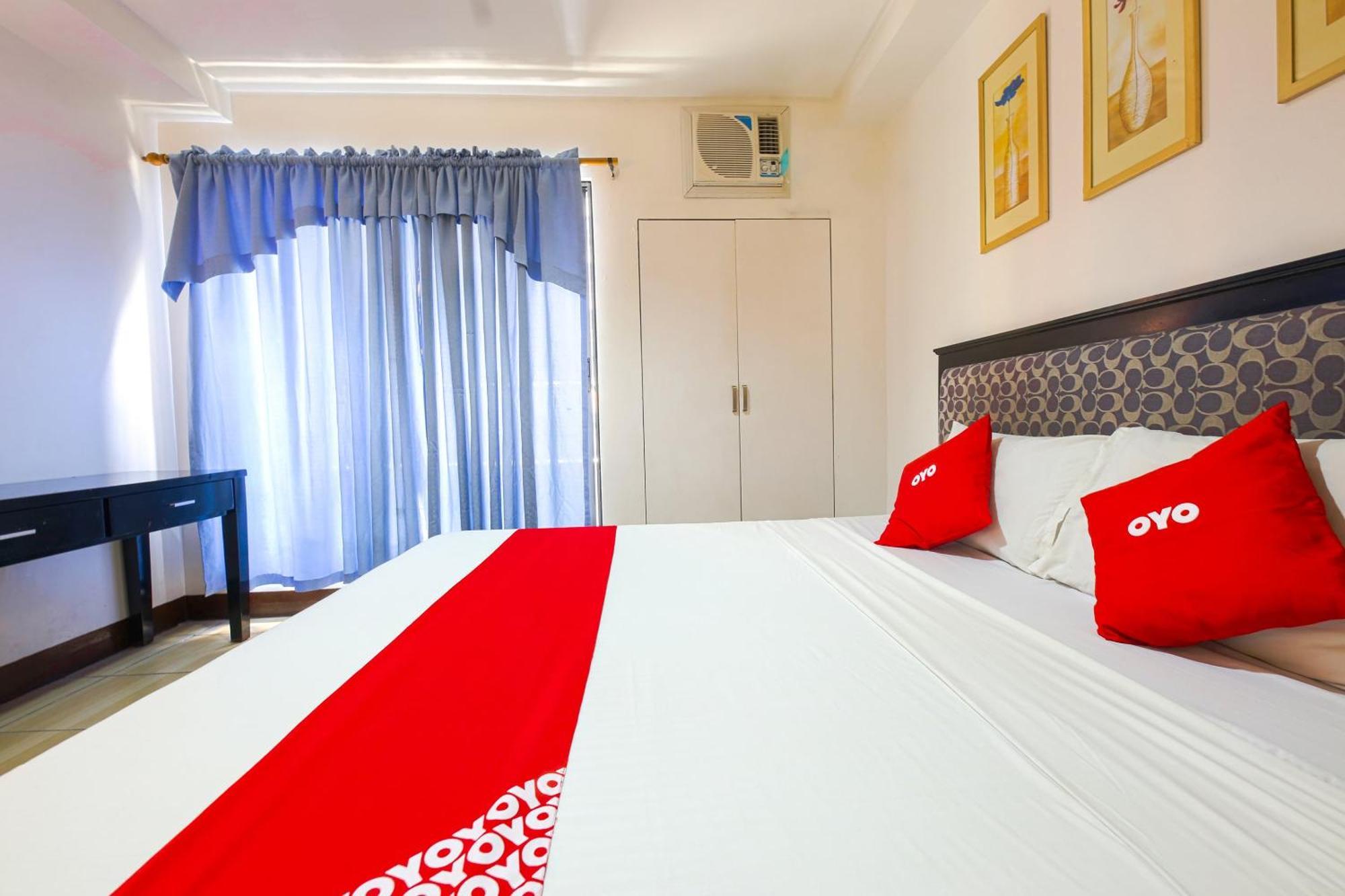 Oyo 769 Poblacion Suites Polaris Makati City Esterno foto