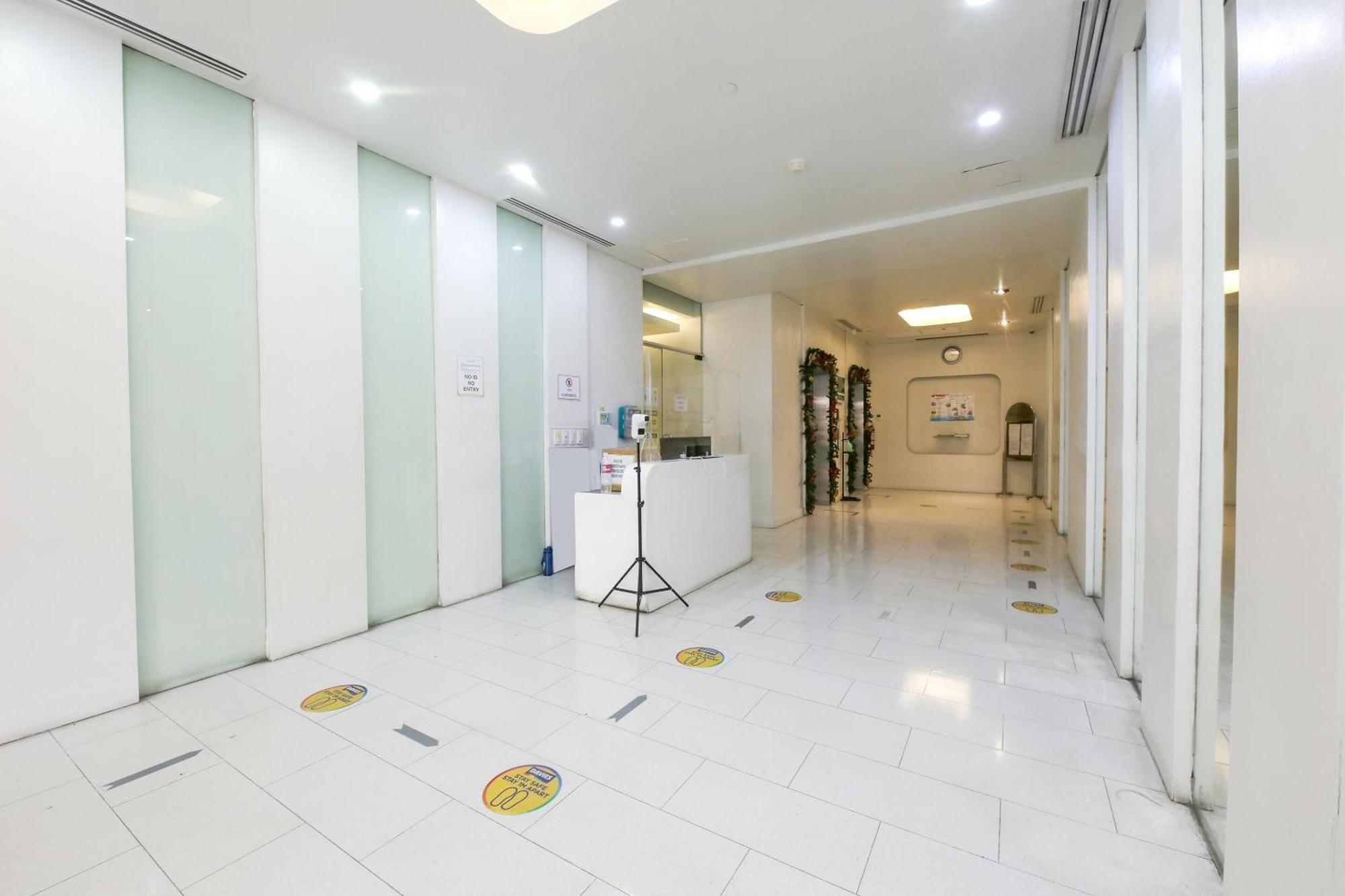 Oyo 769 Poblacion Suites Polaris Makati City Esterno foto